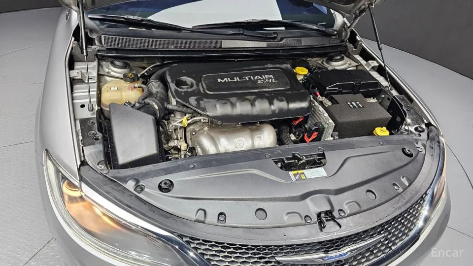Chrysler 200