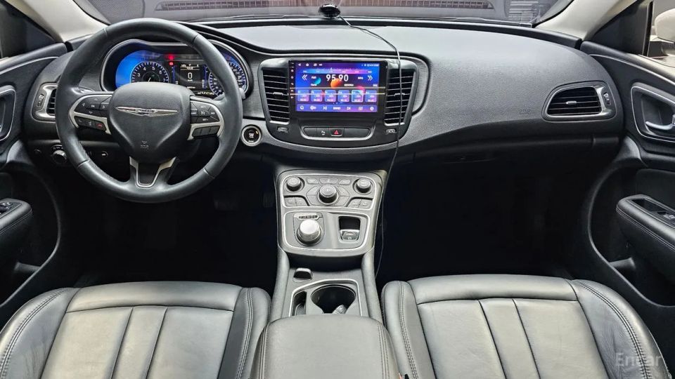 Chrysler 200