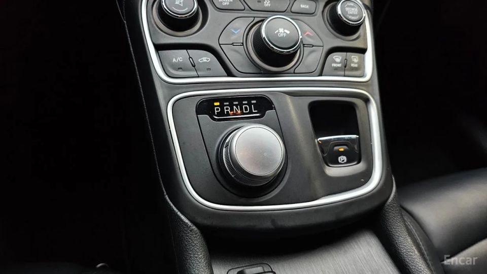 Chrysler 200