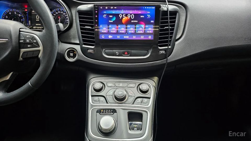 Chrysler 200