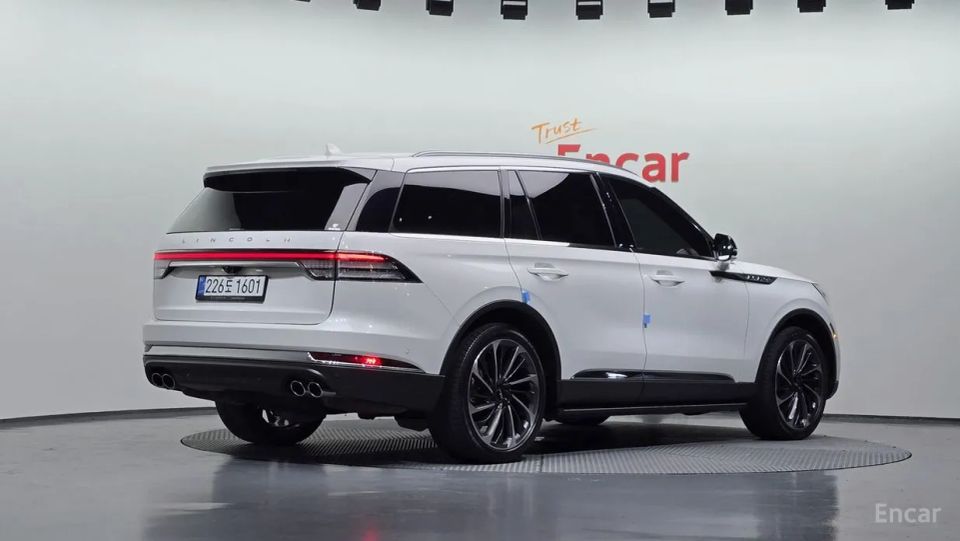 Lincoln Aviator