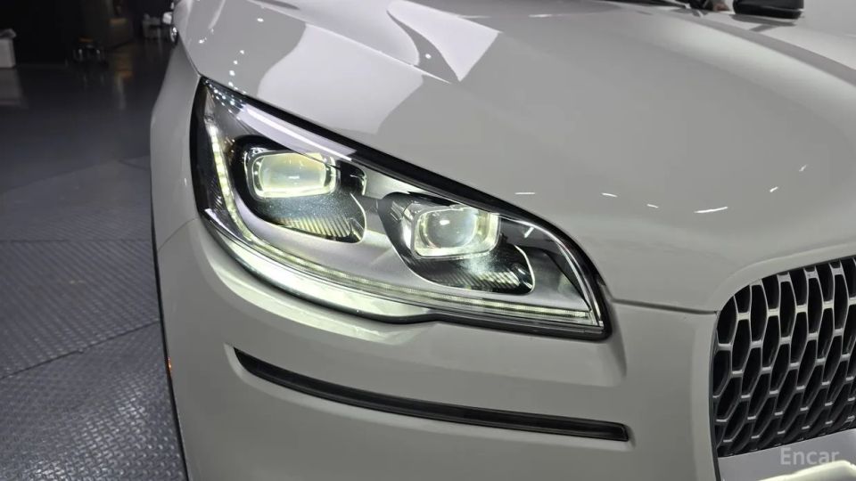 Lincoln Aviator