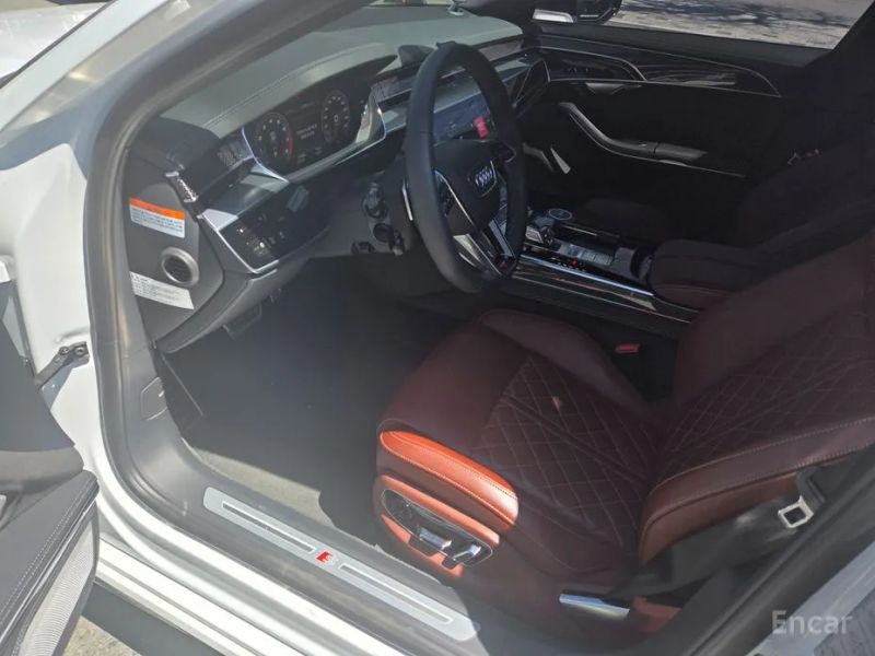 Audi S8