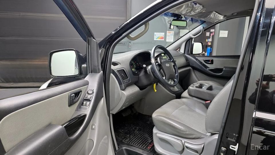 Hyundai Starex