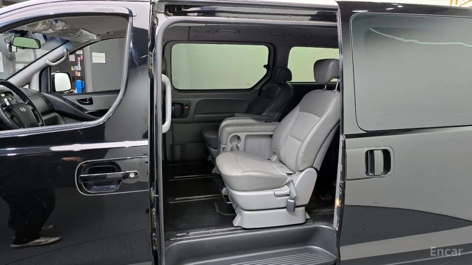 Hyundai Starex