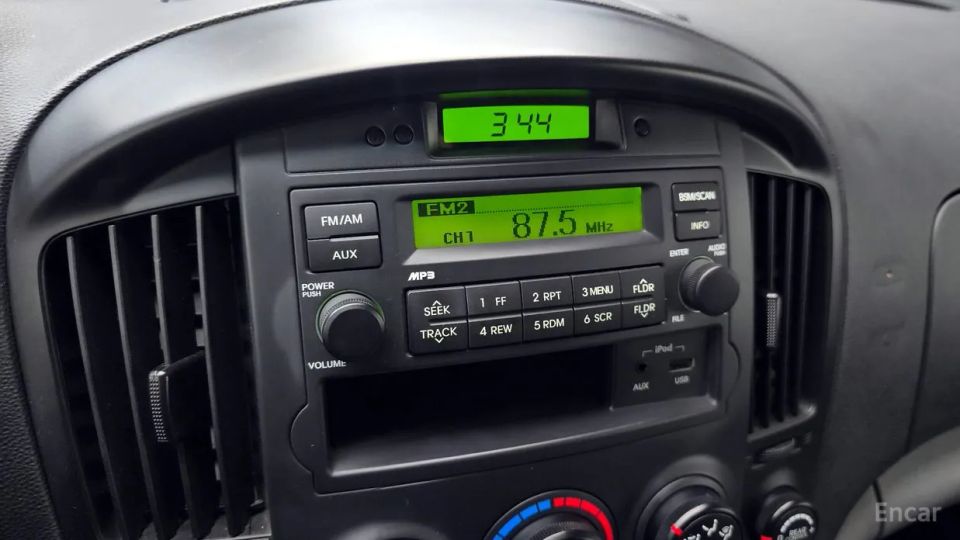 Hyundai Starex