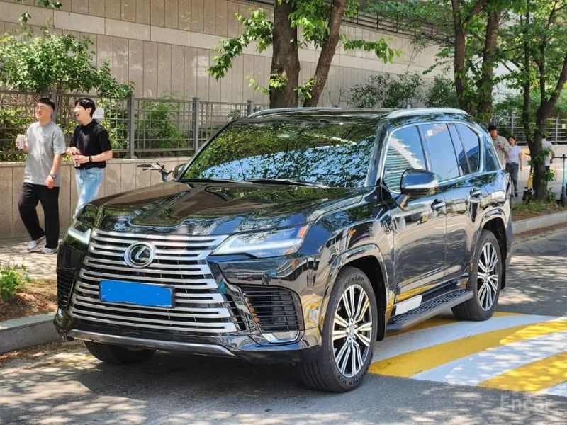 Lexus LX