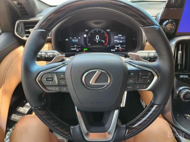 Lexus LX