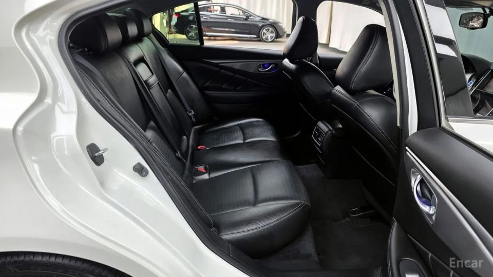 Infiniti Q50