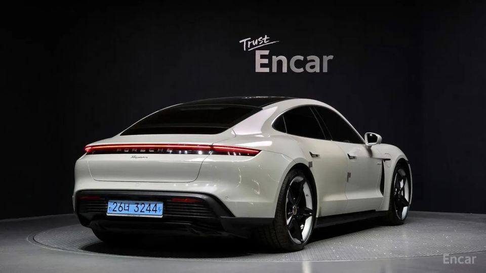 Porsche Taycan