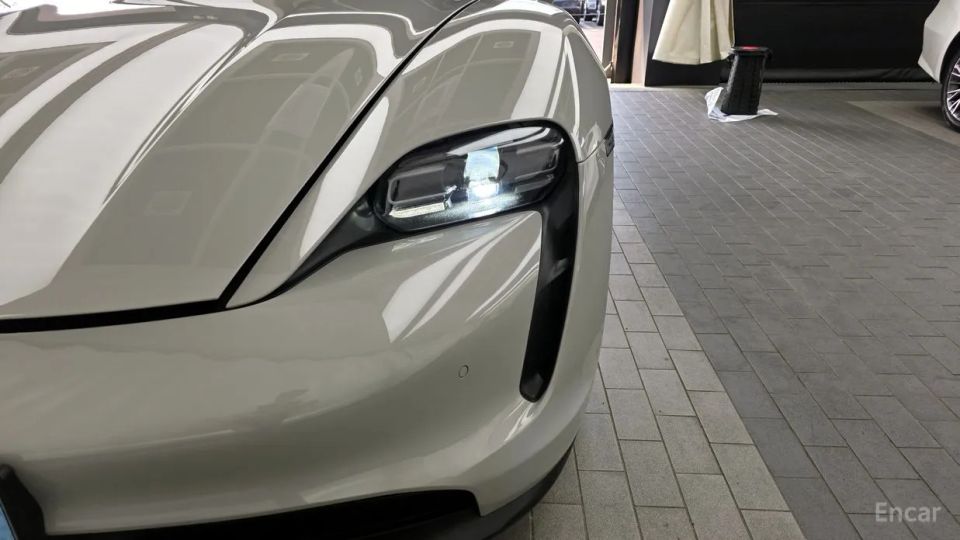 Porsche Taycan