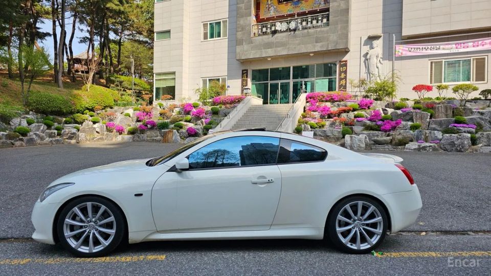 Infiniti G