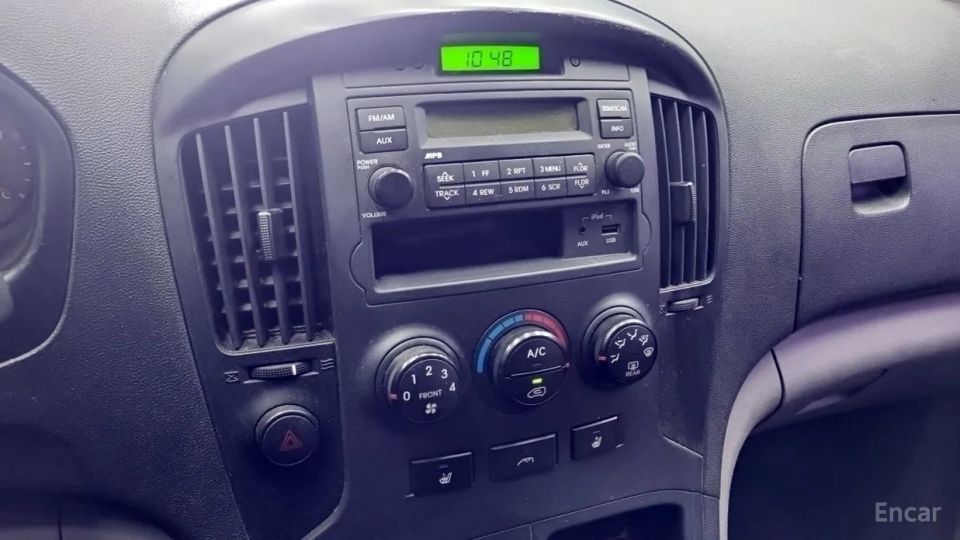 Hyundai Starex