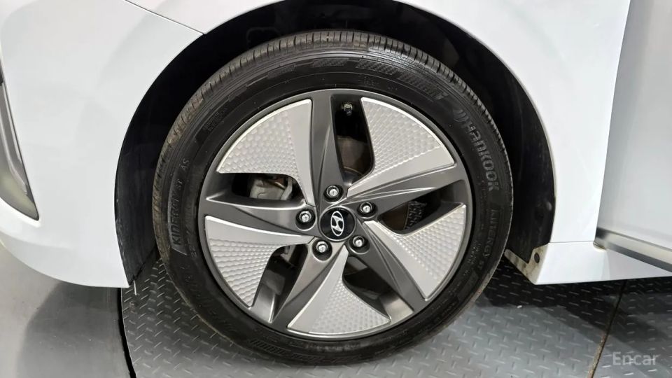 Hyundai Ioniq