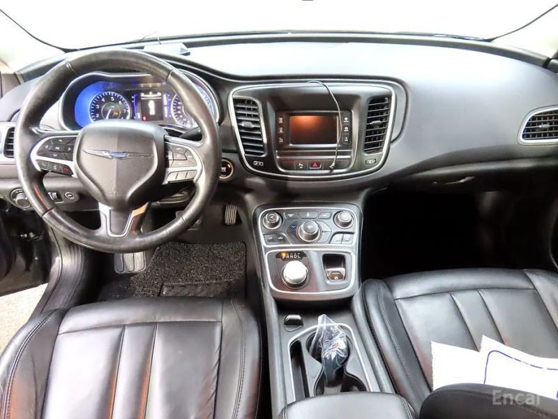 Chrysler 200