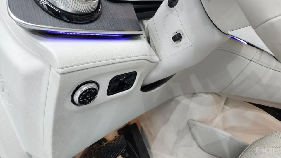Mercedes-Benz EQE