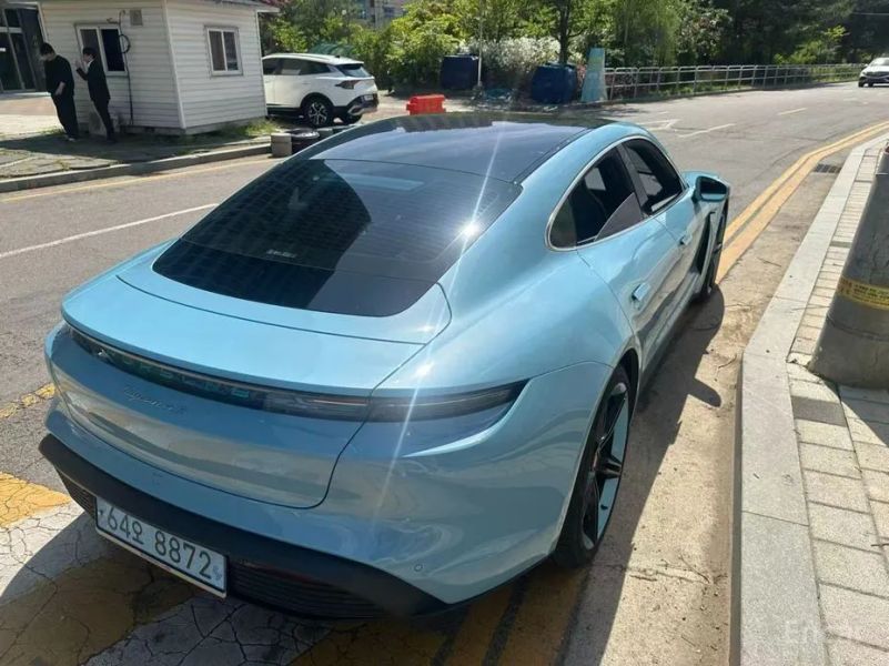 Porsche Taycan