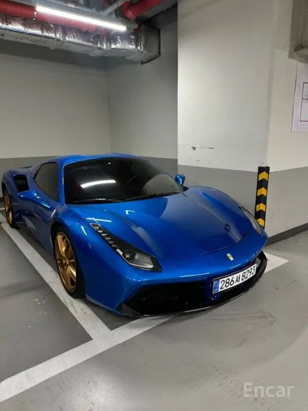 Ferrari 488