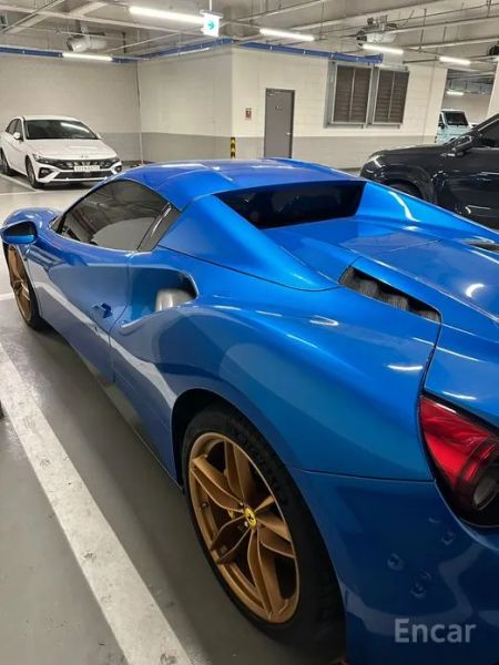 Ferrari 488