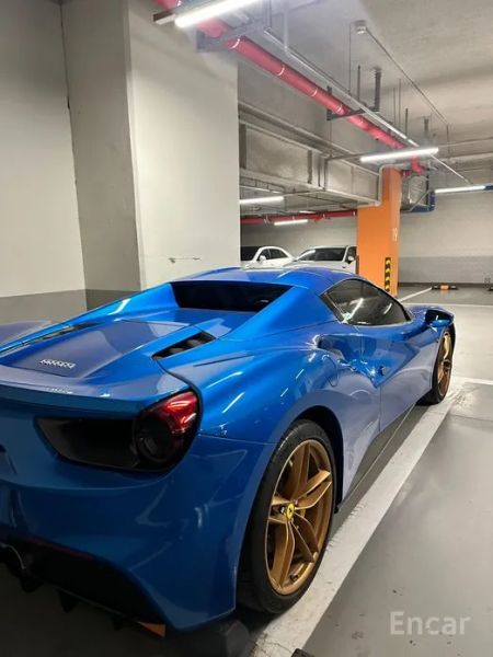 Ferrari 488