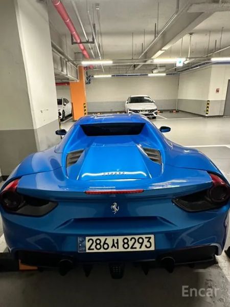 Ferrari 488