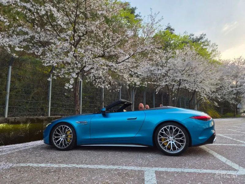 Mercedes-Benz SL-Class