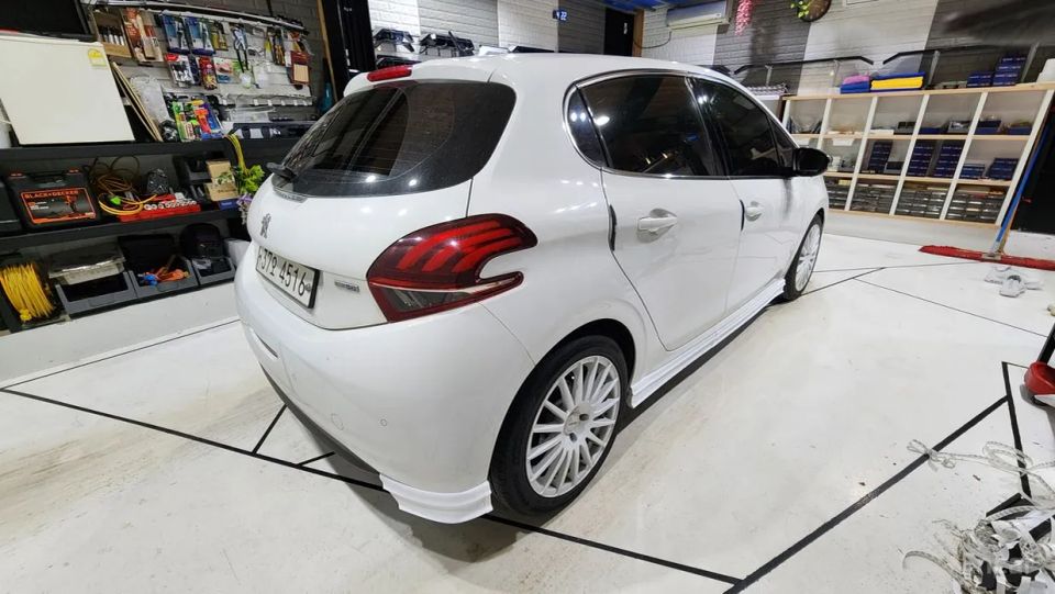 Peugeot 208