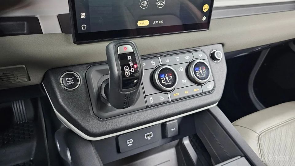 Land Rover Defender