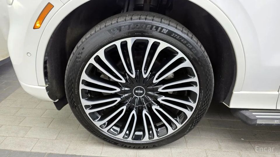 Lincoln Aviator