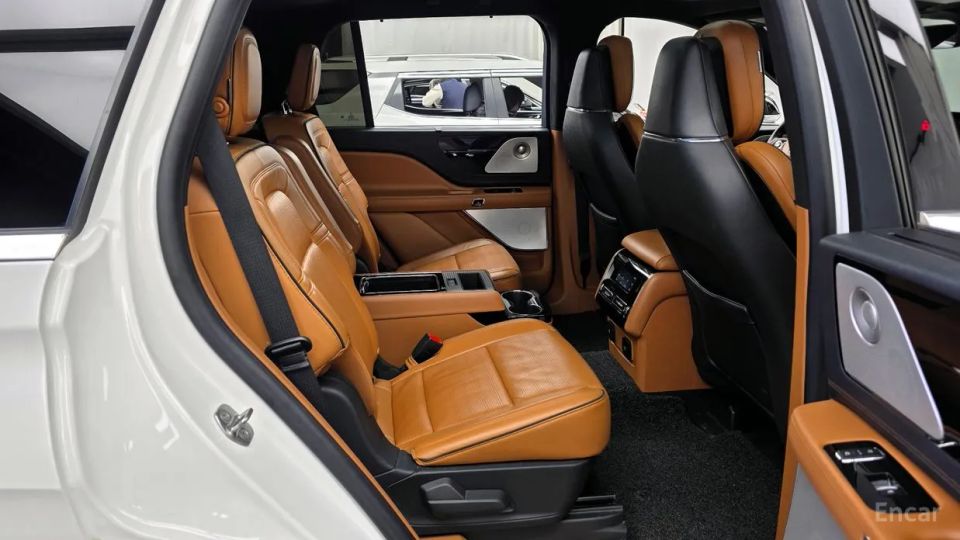 Lincoln Aviator