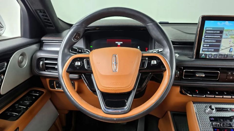 Lincoln Aviator