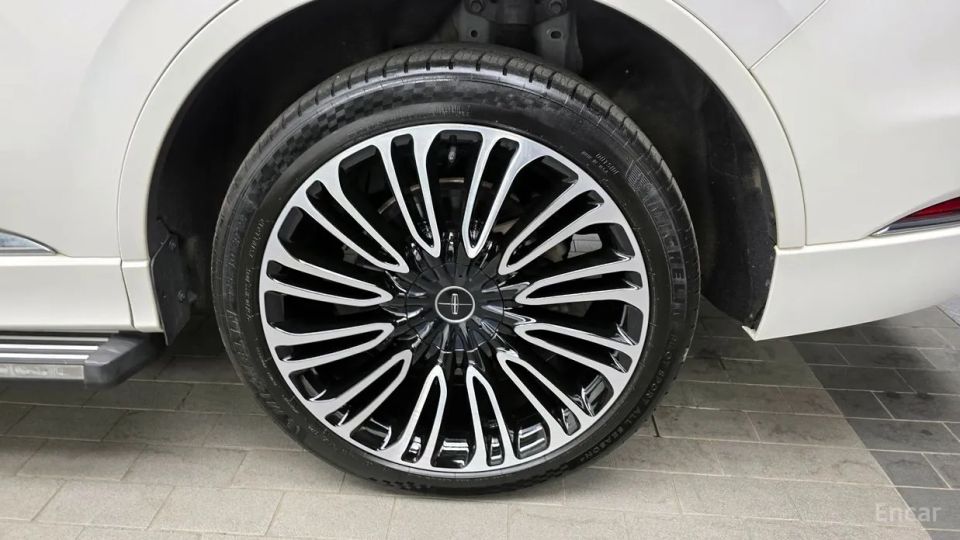 Lincoln Aviator