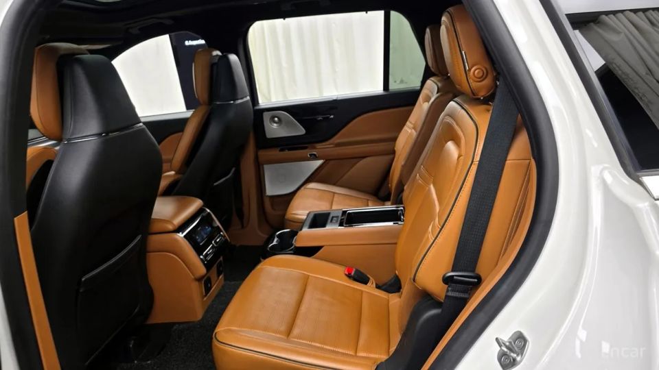 Lincoln Aviator