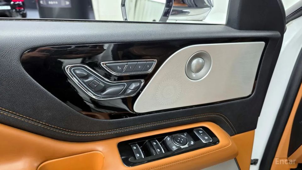 Lincoln Aviator