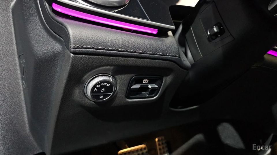 Mercedes-Benz EQS