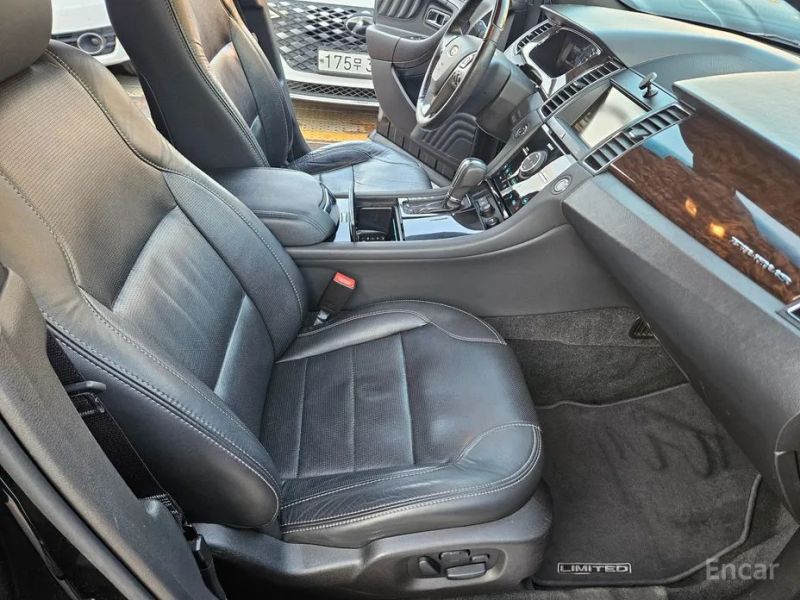 Ford Taurus