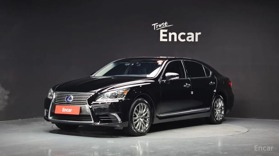 Lexus LS