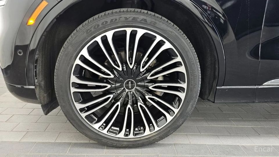 Lincoln Aviator