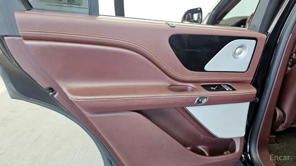 Lincoln Aviator