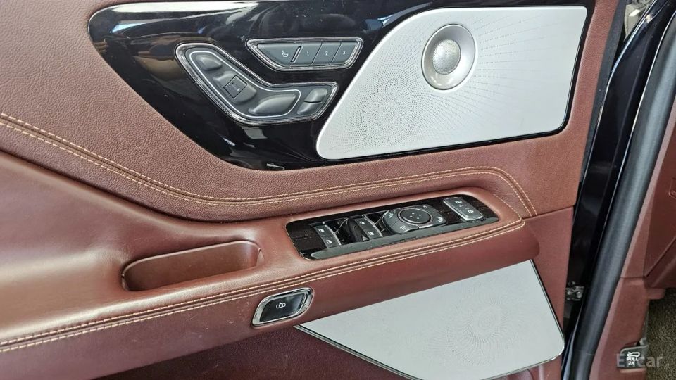 Lincoln Aviator