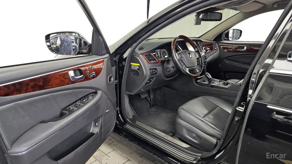 Hyundai Equus