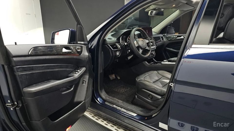 Mercedes-Benz M-class