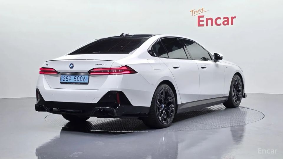 BMW i5