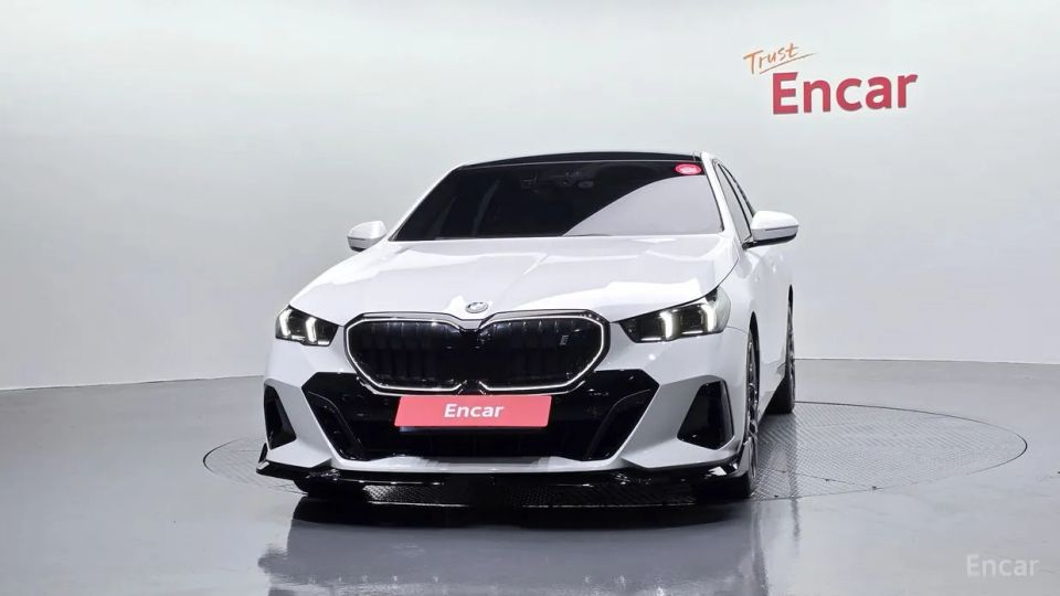 BMW i5