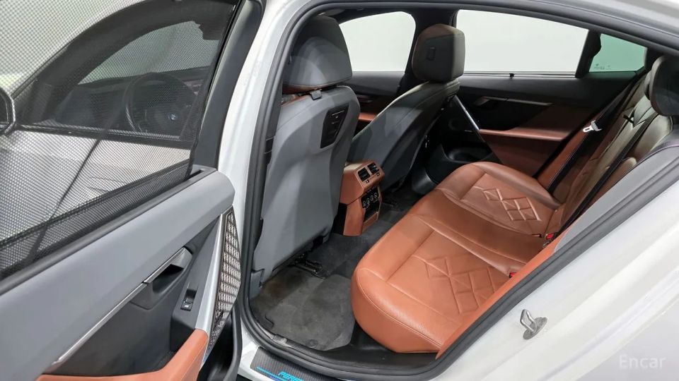 BMW i5