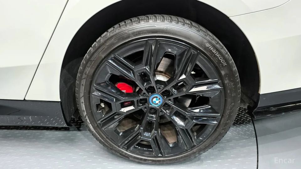 BMW i5