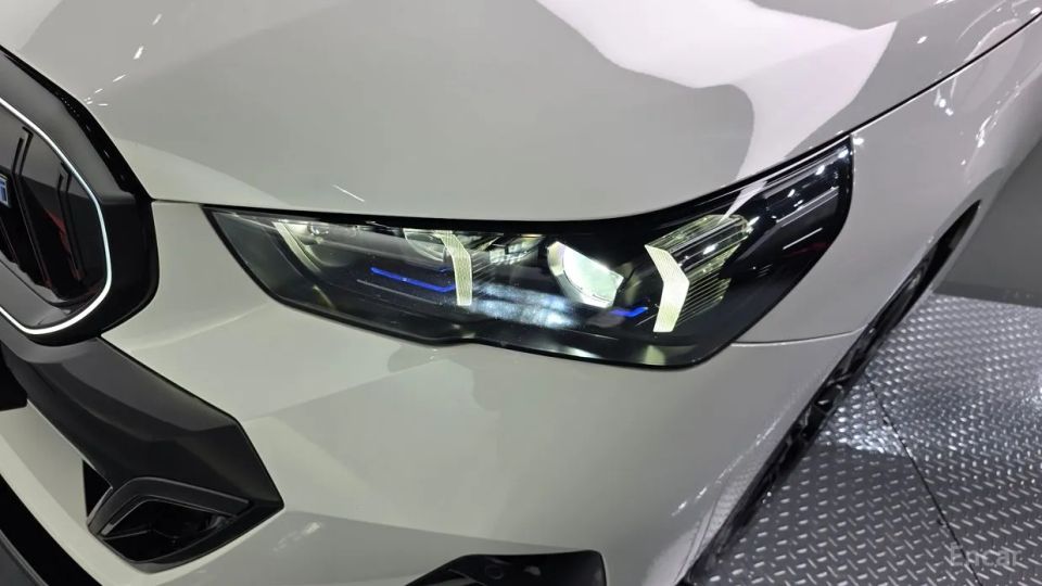 BMW i5