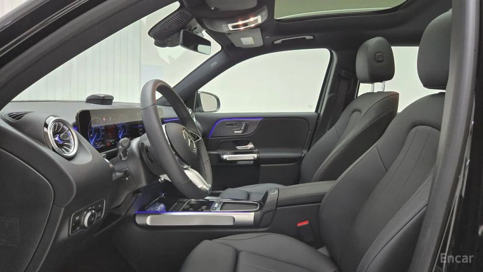 Mercedes-Benz EQB
