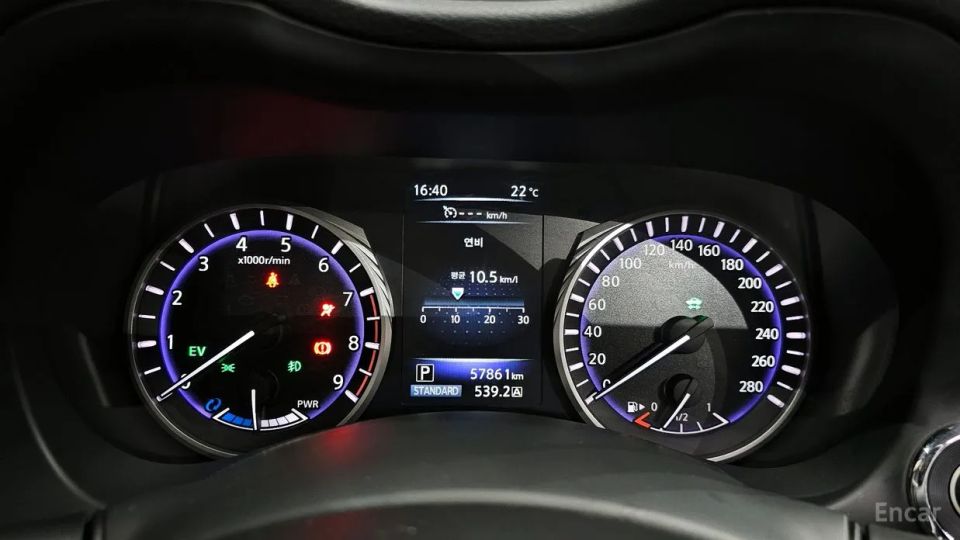 Infiniti Q50