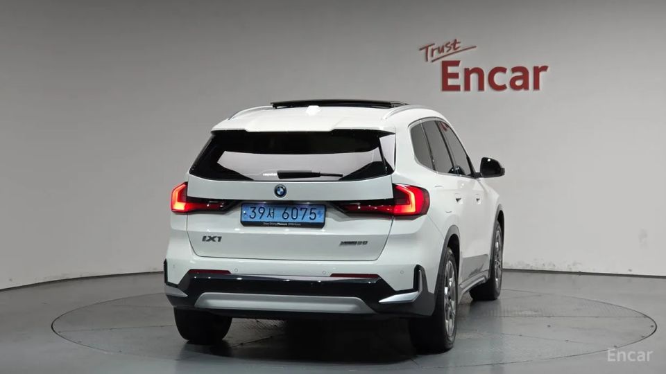 BMW ix1